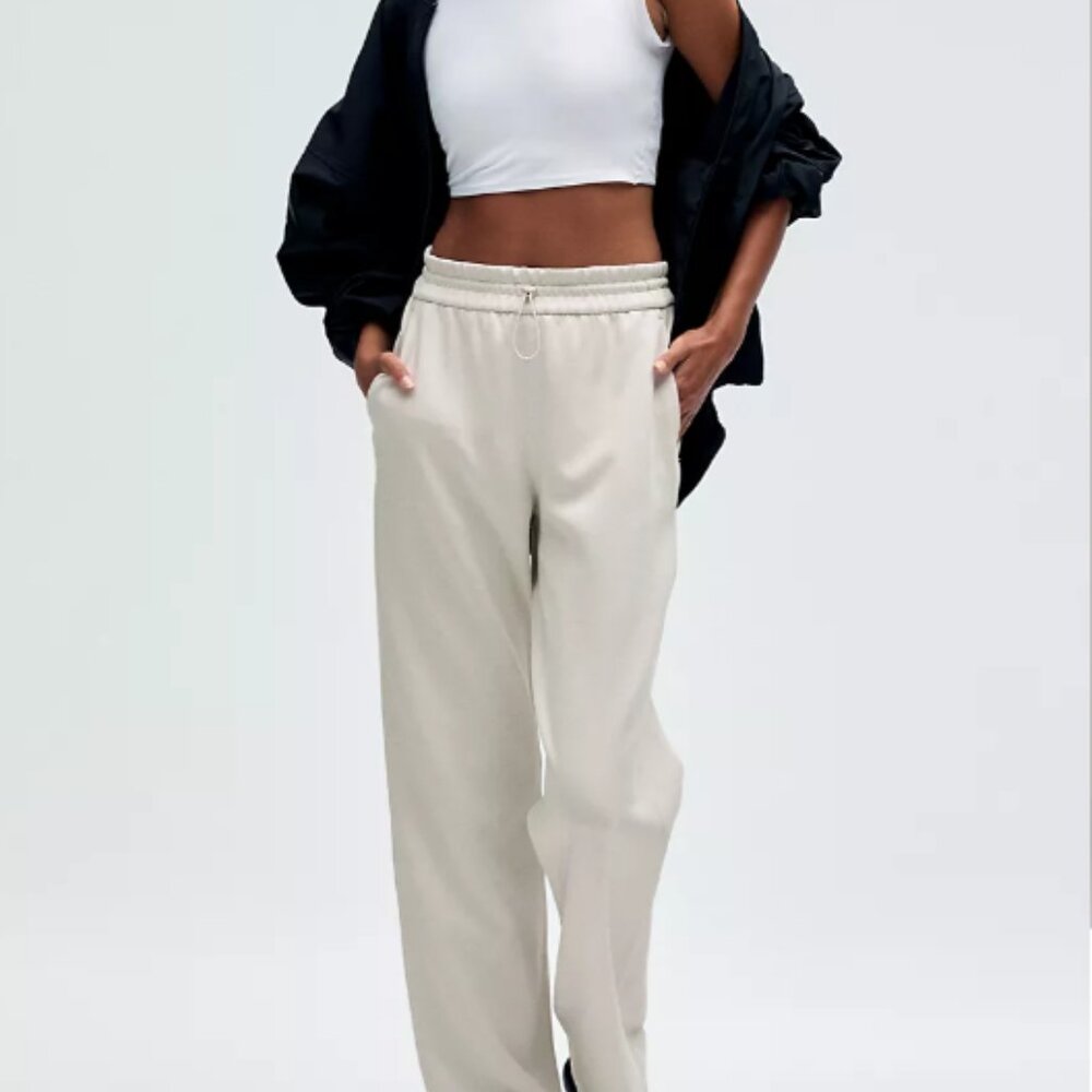 lululemon Softstreme High-Rise Pant in Bone